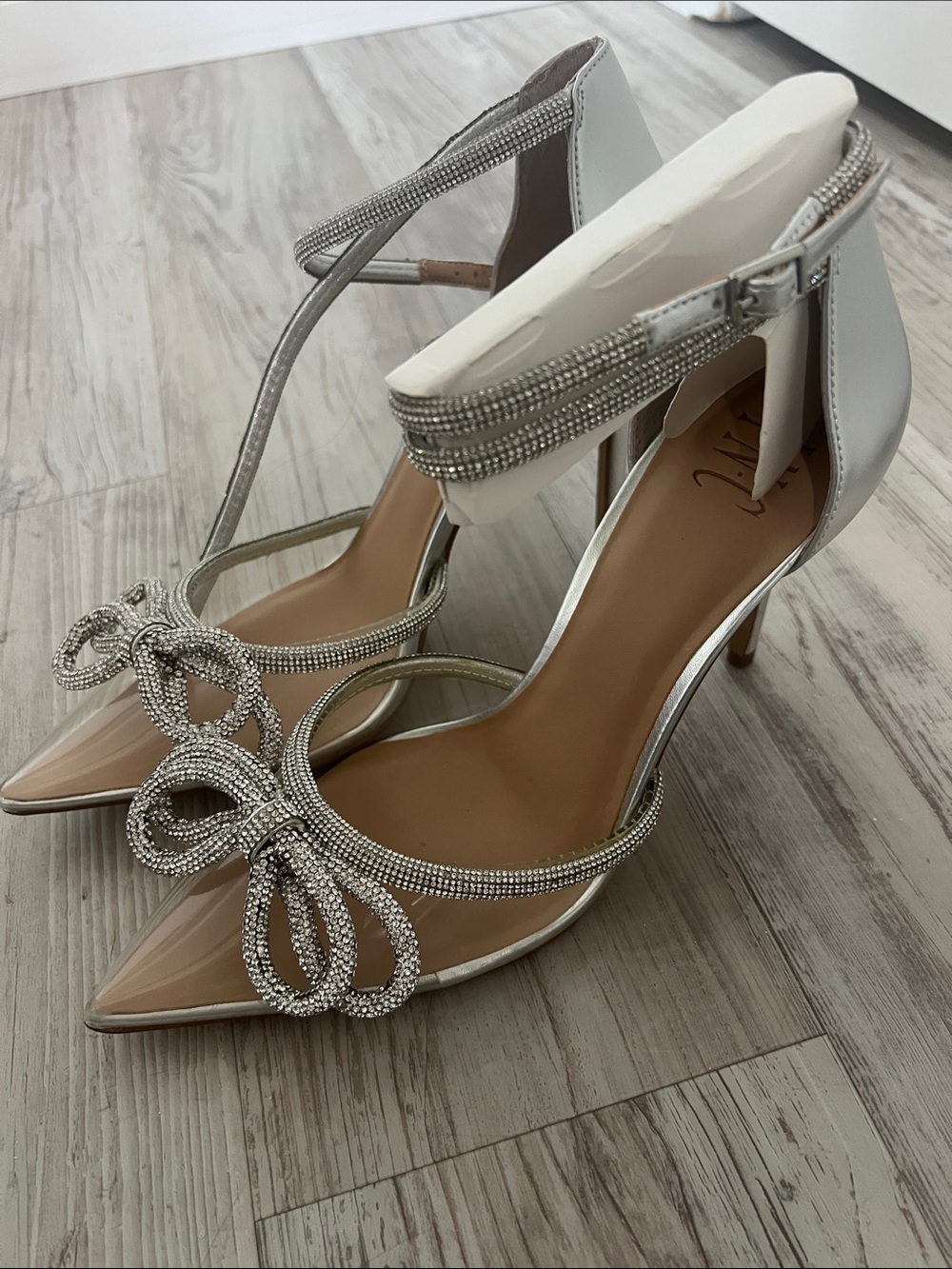INC Crystal-Embellished Silver Bow Pointed-Toe Dress Heels size 10 Brand New